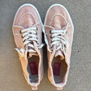 POP Fit Light Pink Distressed Sneakers